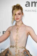 Elle Fanning (2).jpg